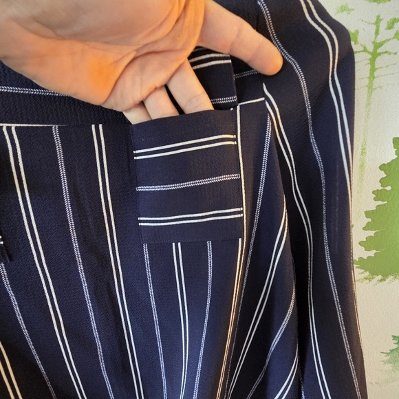 Monteau Striped Two Pocket Top - Picture 6 of 9